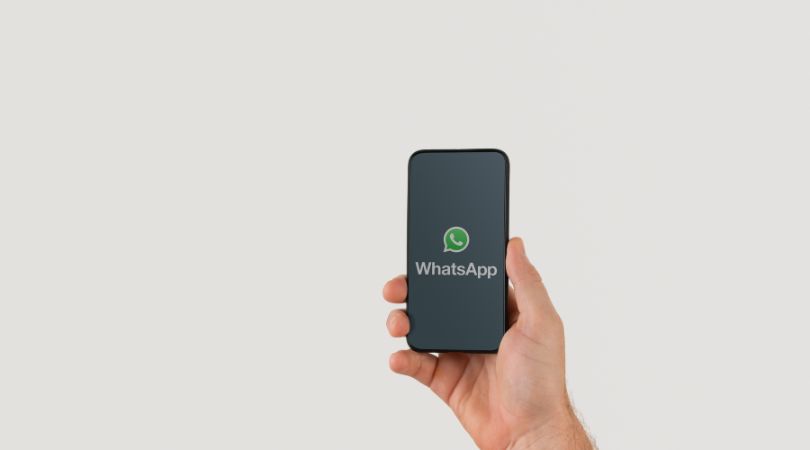 How does Whatsapp business work
